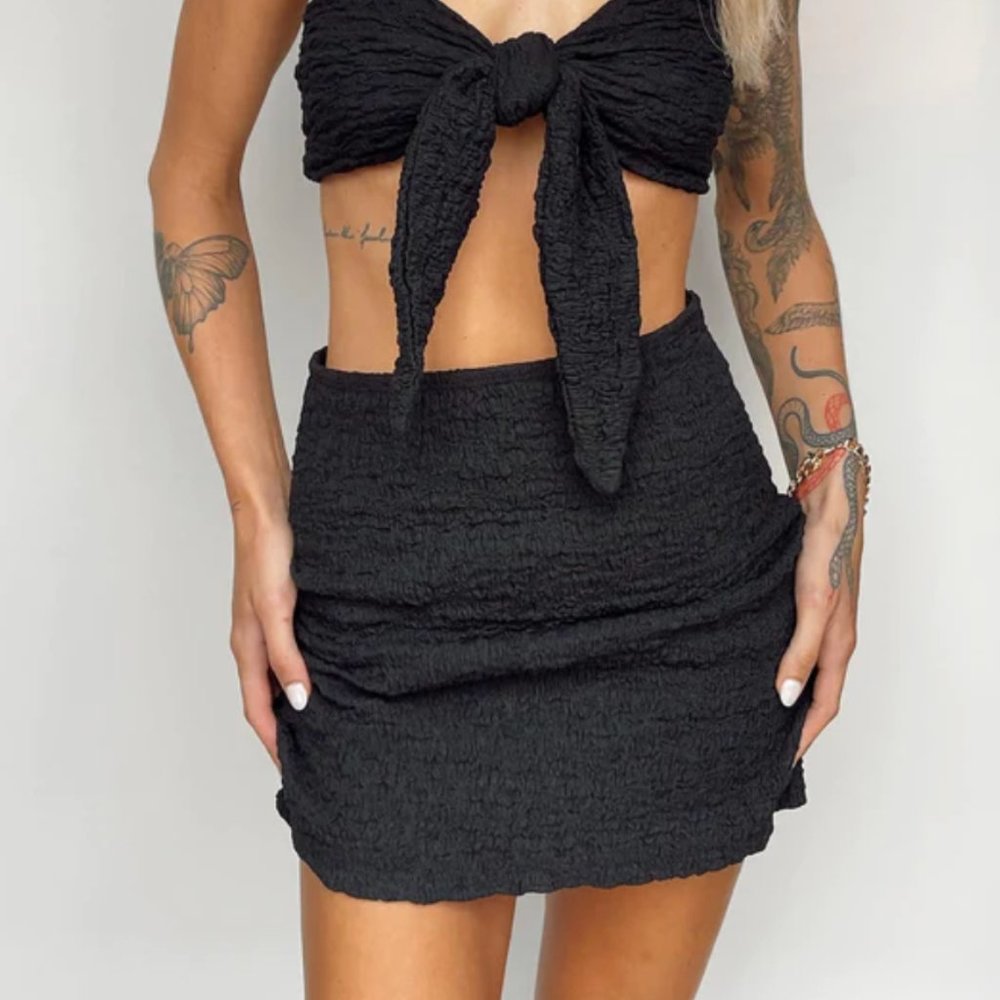 Princess Polly black skirt. Size 4.